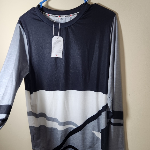 Womens made with love geometric long sleeve top black white grey sz l nwt - Picture 7 of 8